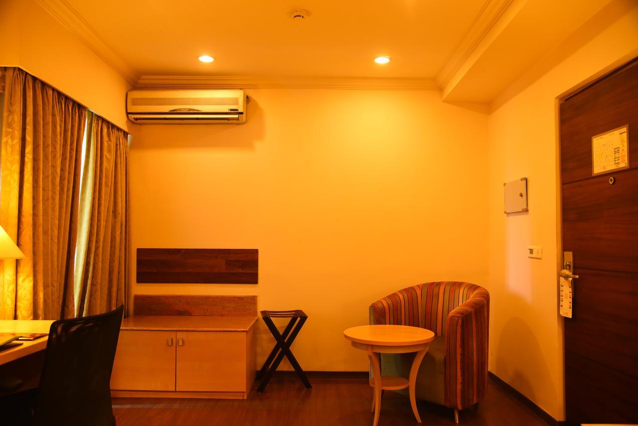 Royal Orchid Suites Whitefield Bangalore Esterno foto